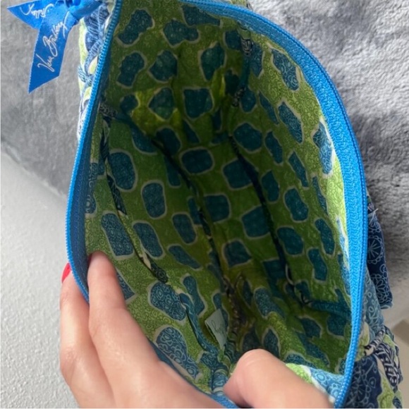 VERA BRADLEY CROSSBODY BAG - Picture 7 of 7